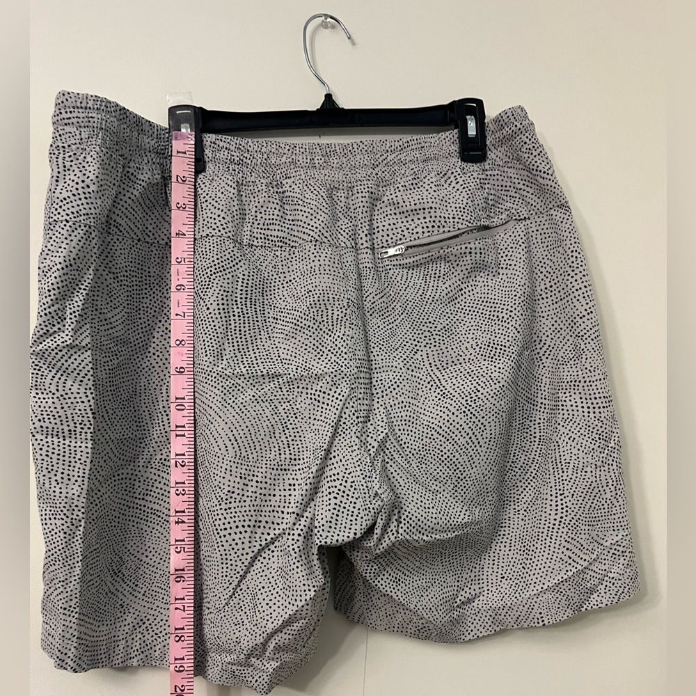 Lululemon Bowline short 8” - Picture 7 of 7